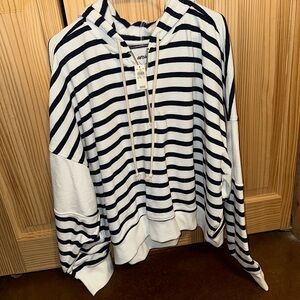 Women’s arie pullover